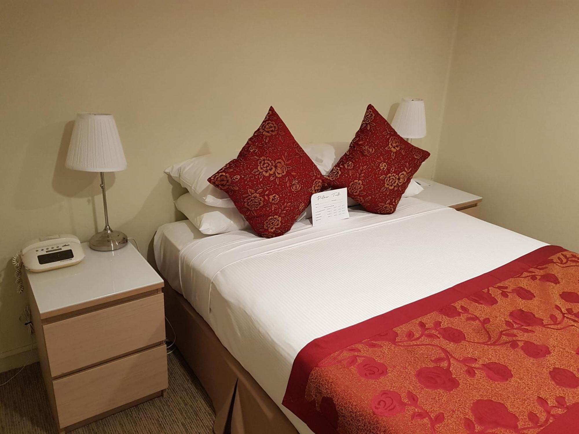 Twin Towers Inn Sydney Room photo