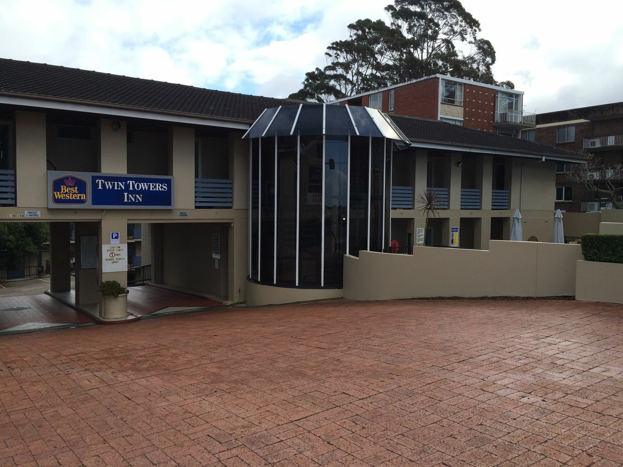 Twin Towers Inn Sydney Exterior photo